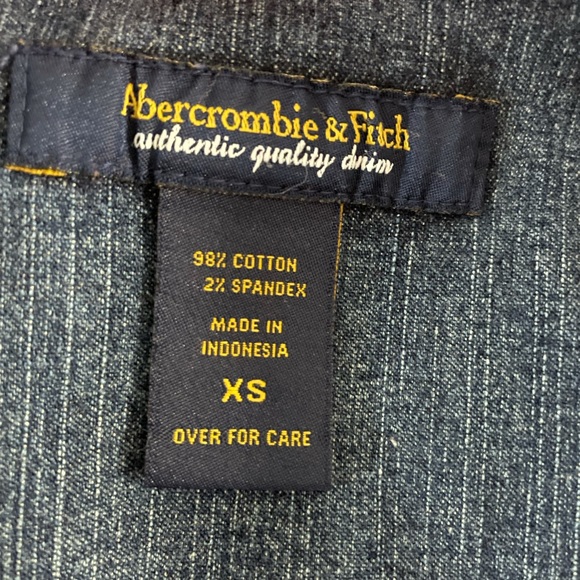 EUC Abercrombie and Fitch vintage denim jacket - Picture 4 of 4